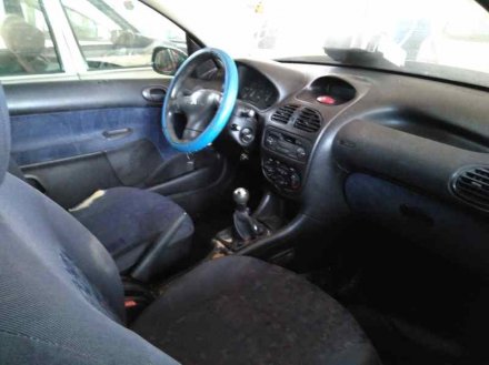 Vehiculo en el desguace: PEUGEOT 206 BERLINA XT