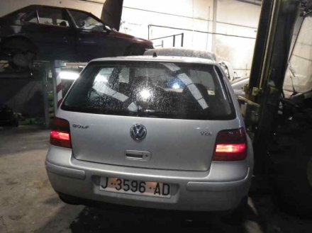 Vehiculo en el desguace: VOLKSWAGEN GOLF IV BERLINA (1J1) Advance