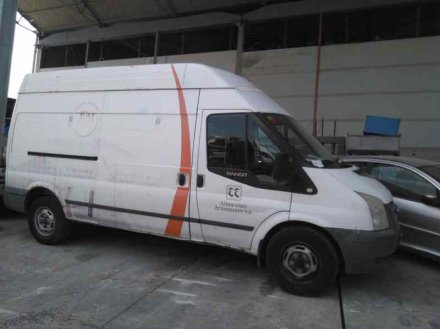 Vehiculo en el desguace: FORD TRANSIT COMBI ´06 2.4 TDCi CAT