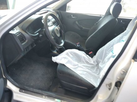 Vehiculo en el desguace: ROVER SERIE 200 (RF) 214 Si (5-ptas.)