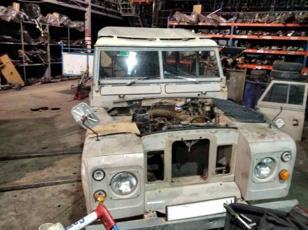 Vehiculo en el desguace: LAND ROVER SANTANA 109