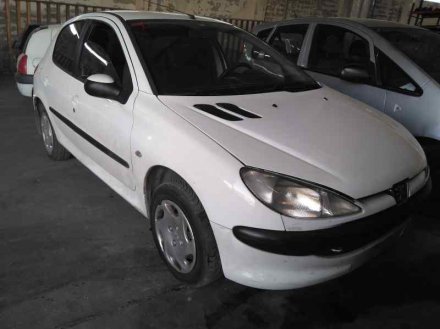 Vehiculo en el desguace: PEUGEOT 206 BERLINA X-Line