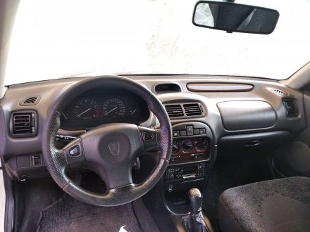 Vehiculo en el desguace: ROVER SERIE 200 (RF) 214 Si (5-ptas.)