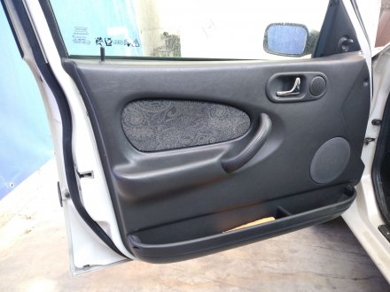 Vehiculo en el desguace: ROVER SERIE 200 (RF) 214 Si (5-ptas.)