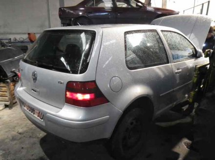 Vehiculo en el desguace: VOLKSWAGEN GOLF IV BERLINA (1J1) Advance