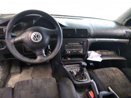 Vehiculo en el desguace: VOLKSWAGEN PASSAT BERLINA (3B2) 1.9 TDI