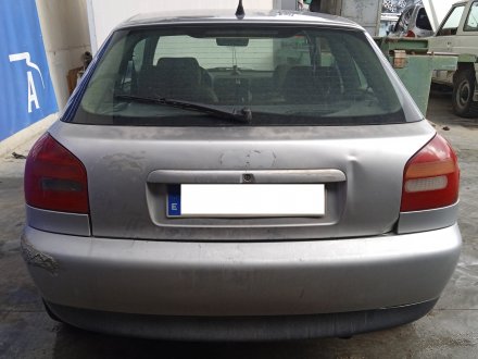 Vehiculo en el desguace: AUDI A3 (8L) 1.9 TDI Ambiente