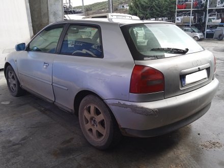 Vehiculo en el desguace: AUDI A3 (8L) 1.9 TDI Ambiente