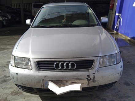 Vehiculo en el desguace: AUDI A3 (8L) 1.9 TDI Ambiente