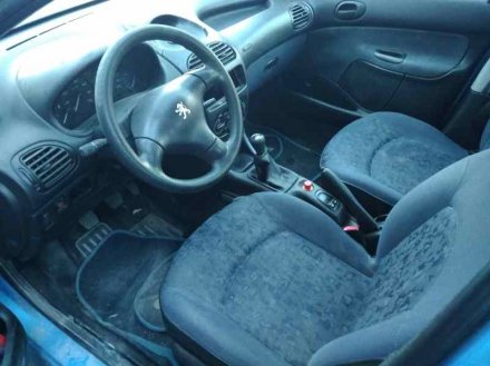 Vehiculo en el desguace: PEUGEOT 206 BERLINA XR