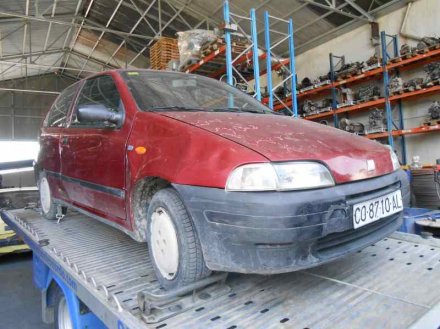 Vehiculo en el desguace: FIAT PUNTO BERL. (176) TD ELX (I)