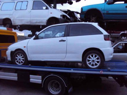 Vehiculo en el desguace: SEAT IBIZA (6K) Básico