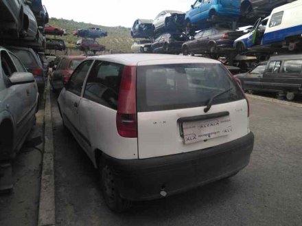 Vehiculo en el desguace: FIAT PUNTO BERLINA (176) 60 SX