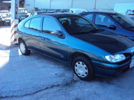 Vehiculo en el desguace: RENAULT MEGANE I BERLINA HATCHBACK (BA0) 1.6e Europa