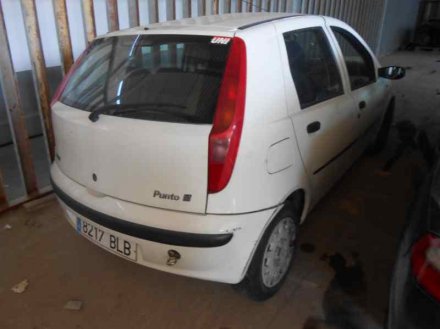 Vehiculo en el desguace: FIAT PUNTO BERLINA (188) 1.9 D (I)