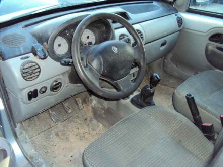 Vehiculo en el desguace: RENAULT KANGOO (F/KC0) Authentique 4X4
