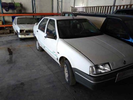 Vehiculo en el desguace: RENAULT 19 853705