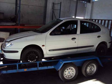 Vehiculo en el desguace: RENAULT MEGANE I FASE 2 CLASSIC (LA..) 1.9 D Authentique