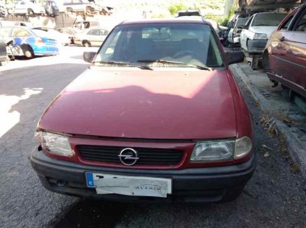 Vehiculo en el desguace: OPEL ASTRA F BERLINA GL