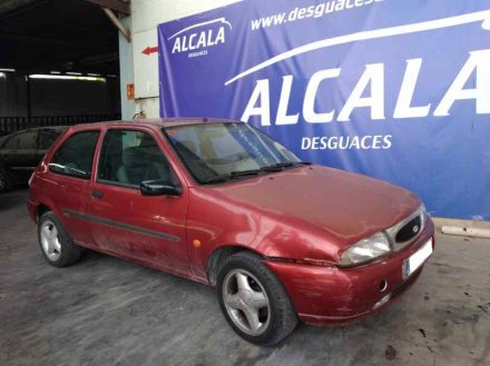 Vehiculo en el desguace: FORD FIESTA BERLINA Ghia