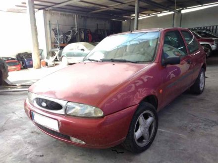 Vehiculo en el desguace: FORD FIESTA BERLINA Ghia