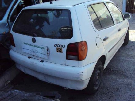Vehiculo en el desguace: VOLKSWAGEN POLO BERLINA (6N1) Básico