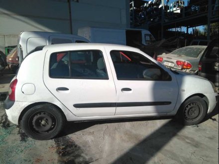 Vehiculo en el desguace: RENAULT CLIO II FASE II (B/CB0) Authentique