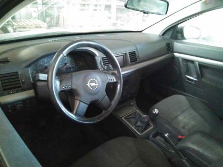 Vehiculo en el desguace: OPEL VECTRA C BERLINA Club