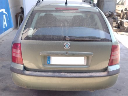 Vehiculo en el desguace: SKODA OCTAVIA BERLINA (1U2) Ambiente
