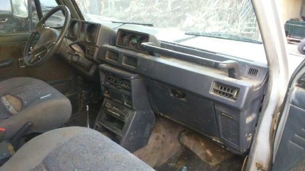 Vehiculo en el desguace: MITSUBISHI PAJERO L040