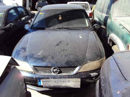 Vehiculo en el desguace: OPEL VECTRA B BERLINA Básico (1999->)