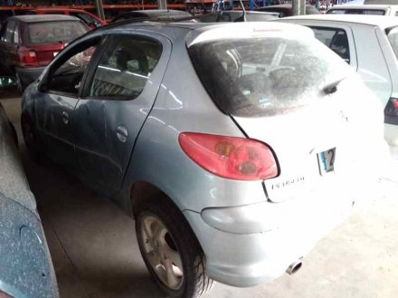 Vehiculo en el desguace: PEUGEOT 206 BERLINA XS Clim