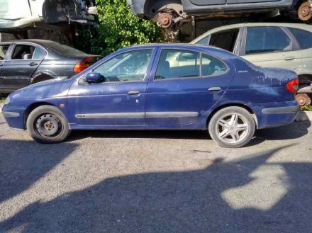 Vehiculo en el desguace: RENAULT MEGANE I CLASSIC (LA0) 1.9 dTi Alize