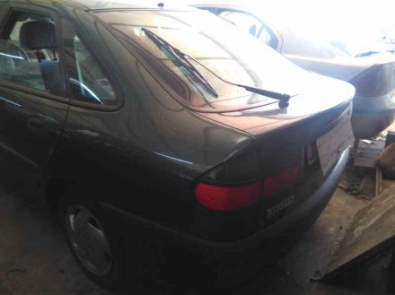 Vehiculo en el desguace: RENAULT LAGUNA (B56) 2.2 D RT (B56F/G)