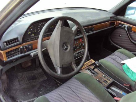 Vehiculo en el desguace: MERCEDES-BENZ CLASE S (W126) BERLINA+COUPE SE 380