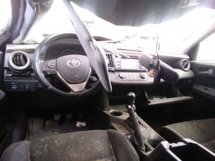 Vehiculo en el desguace: TOYOTA RAV 4 Active