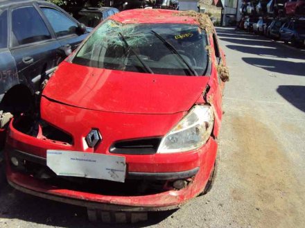 Vehiculo en el desguace: RENAULT CLIO III Authentique