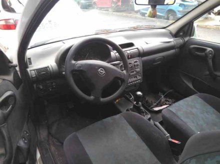 Vehiculo en el desguace: OPEL CORSA B Top (E)