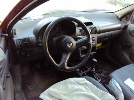 Vehiculo en el desguace: OPEL CORSA B Swing