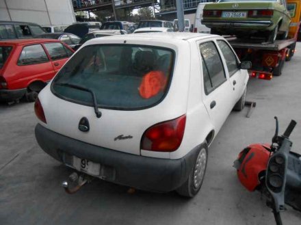 Vehiculo en el desguace: FORD FIESTA BERLINA Básico