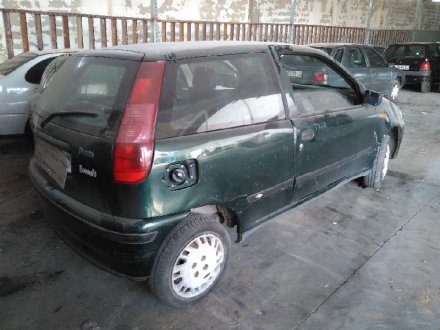 Vehiculo en el desguace: FIAT PUNTO BERLINA (176) 60 SX