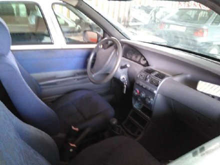 Vehiculo en el desguace: FIAT PUNTO BERLINA (176) 60 SX