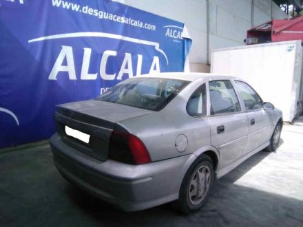 Vehiculo en el desguace: OPEL VECTRA B BERLINA Básico (1999->)