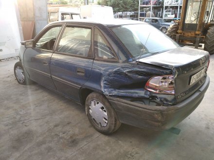 Vehiculo en el desguace: OPEL ASTRA F BERLINA 1.4 CAT (L48)