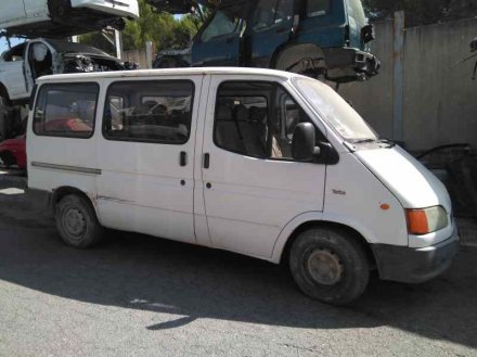 Vehiculo en el desguace: FORD TRANSIT, CAJA CERR. CORTO 95 FT 100 2.5