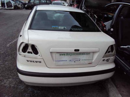 Vehiculo en el desguace: VOLVO S40 BERLINA TD