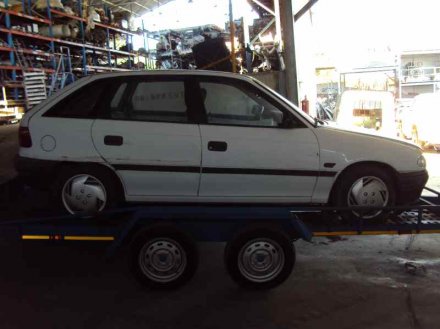 Vehiculo en el desguace: OPEL ASTRA F BERLINA California