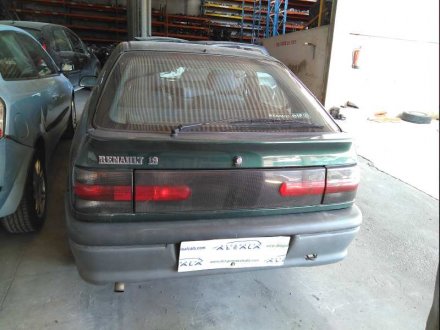 Vehiculo en el desguace: RENAULT 19 (B/C/L53) B5305