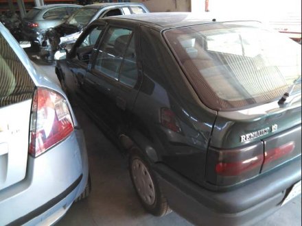 Vehiculo en el desguace: RENAULT 19 (B/C/L53) B5305