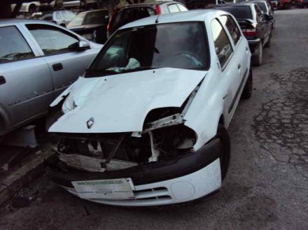 Vehiculo en el desguace: RENAULT CLIO II FASE I (B/CBO) 1.9 D